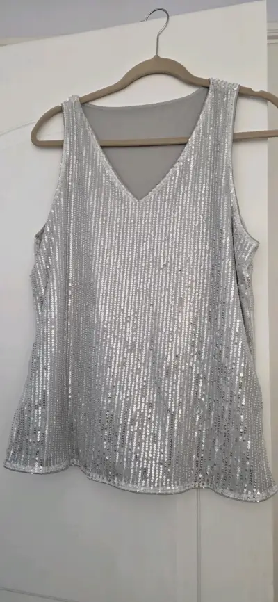 Blusa Plateada con Lentejuelas para Fiesta - miniatura 3