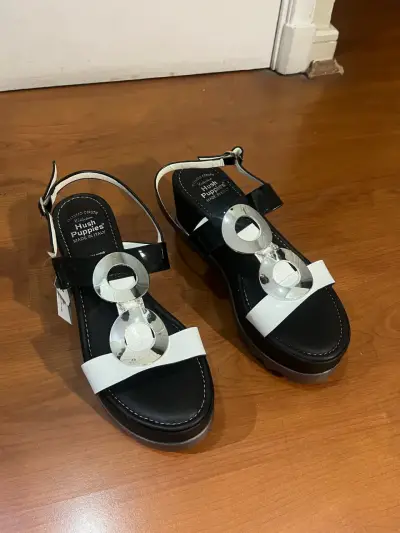 Sandalias plataforma Hush Puppies blanco y negro - miniatura 1