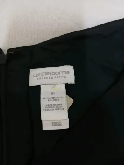 Vestido negro - miniatura 4