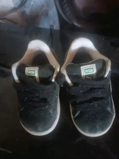 Zapatillas deportivas negras para niños Puma - miniatura 1