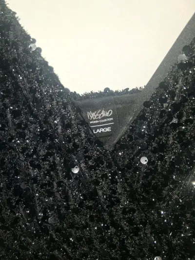 Vestido negro con lentejuelas para fiesta - miniatura 3