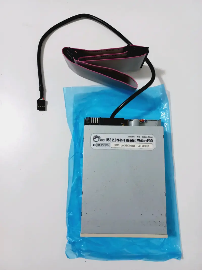 Unidad Interna Combinada SIIG JU-91RB12 - 4