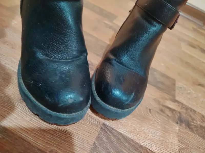 Botines de eco cuero con tachas para mujer - 4