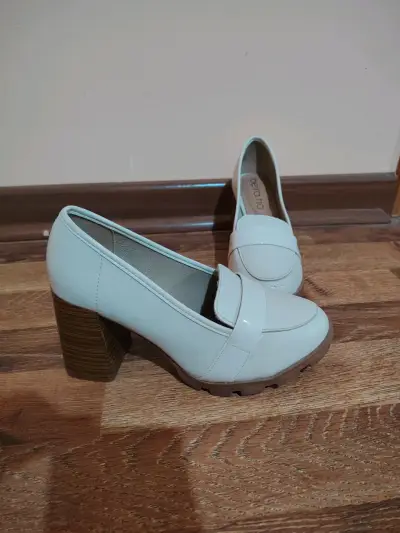 Zapatos de tacón grueso beige Beira Rio - miniatura 2