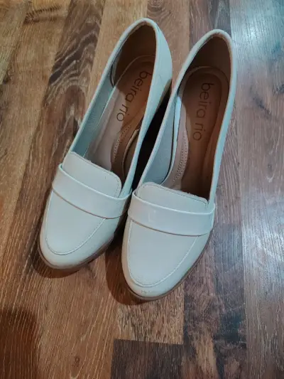 Zapatos de tacón grueso beige Beira Rio - miniatura 4