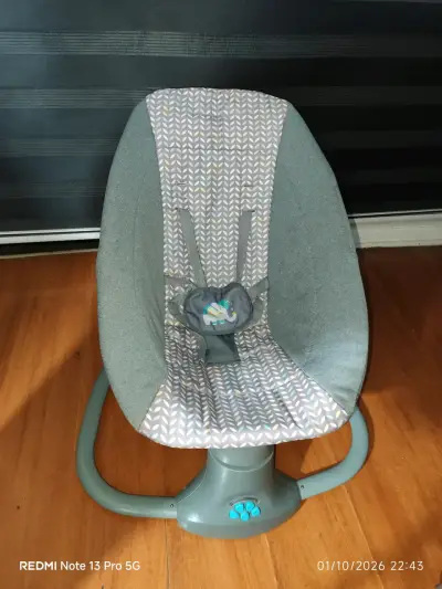 Silla mecedora para bebé con diseño de hojas - miniatura 2