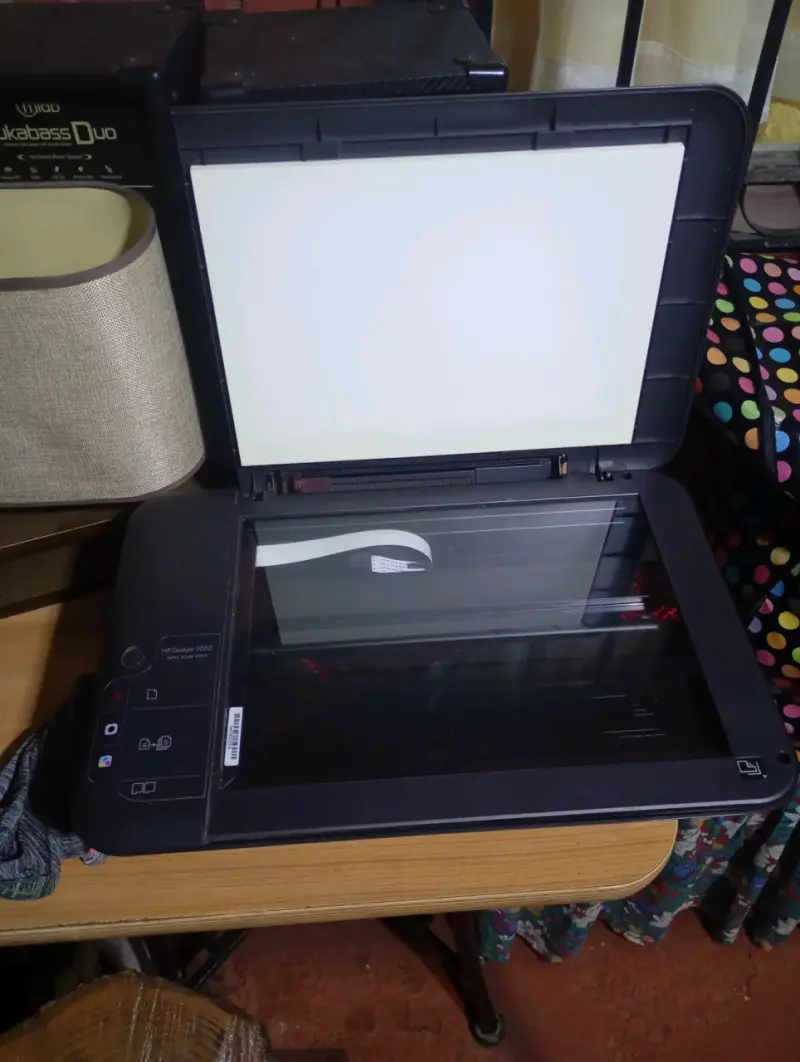 Impresora multifuncional HP Deskjet 2050 - 3