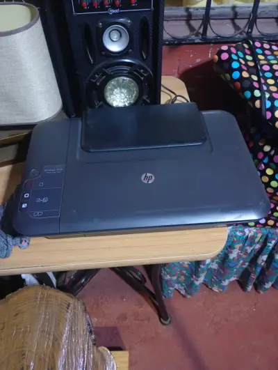 Impresora multifuncional HP Deskjet 2050 - miniatura 5