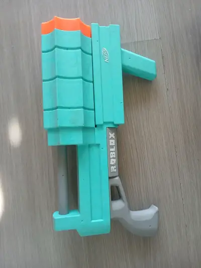 Lanzador de Juguete Nerf Roblox Verde - miniatura 1