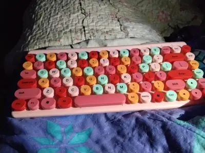Teclado mecánico retro colorido QW02 - miniatura 1