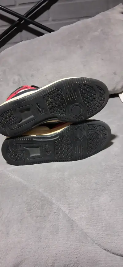 Zapatillas deportivas Puma rojas y blancas - miniatura 3