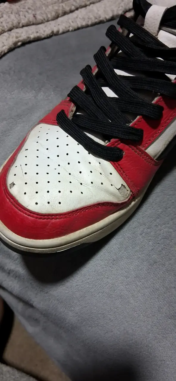 Zapatillas deportivas Puma rojas y blancas - 4