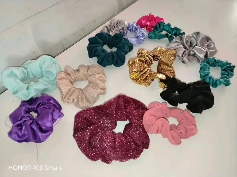 Colección de Scrunchies de Colores Variados - 3
