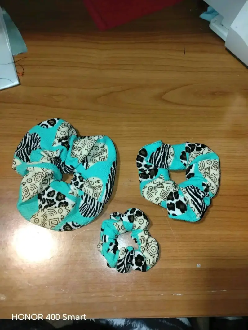 Colección de Scrunchies de Colores Variados - 5