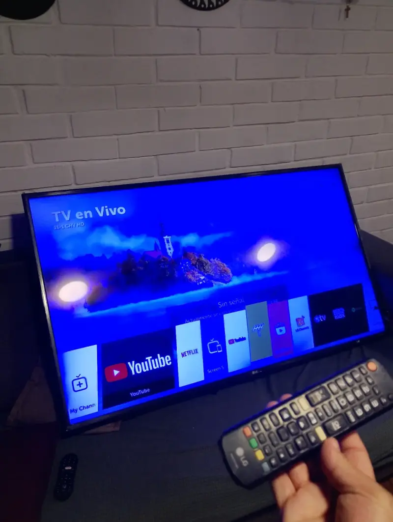 Smart TV LG 55 pulgadas con control remoto - 2