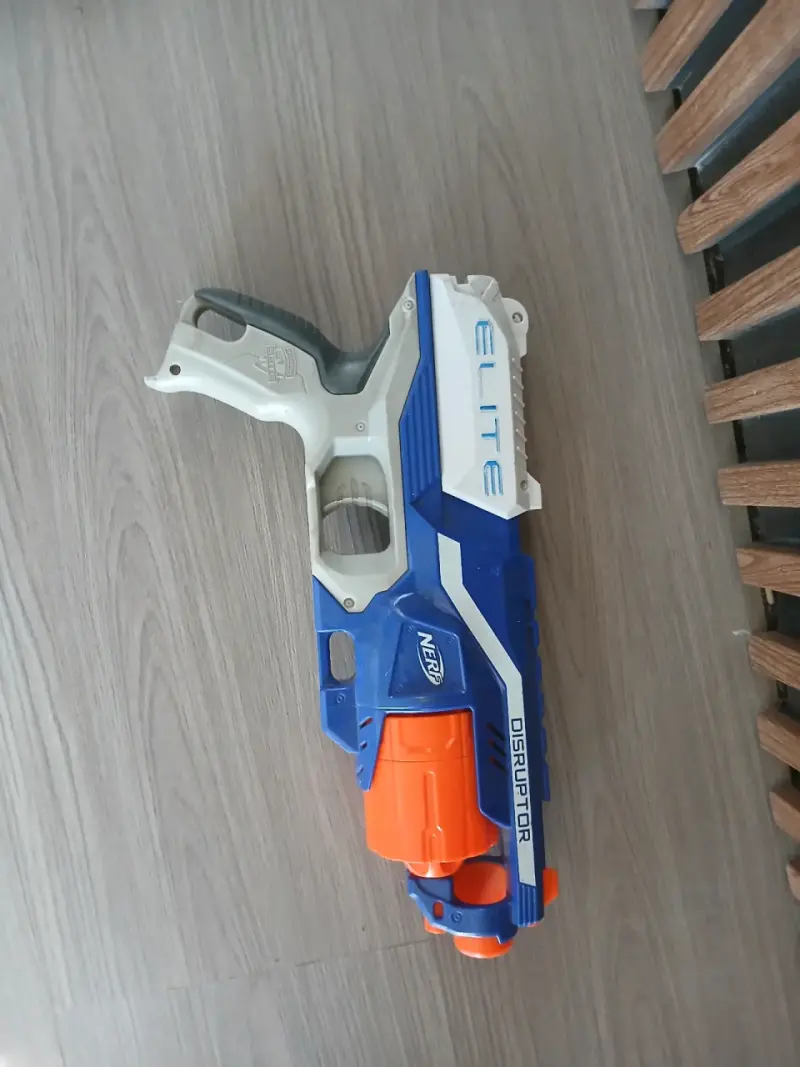 Lanzador Nerf Elite Disruptor azul y naranja - 1