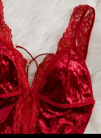 Babydoll de encaje rojo con detalles de encaje - miniatura 3