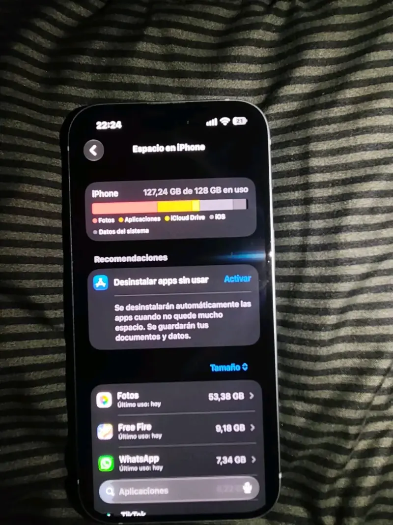 iPhone 15 en buen estado con 128GB - 4