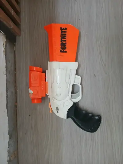 Lanzador Nerf Fortnite N-Strike Elite - miniatura 1