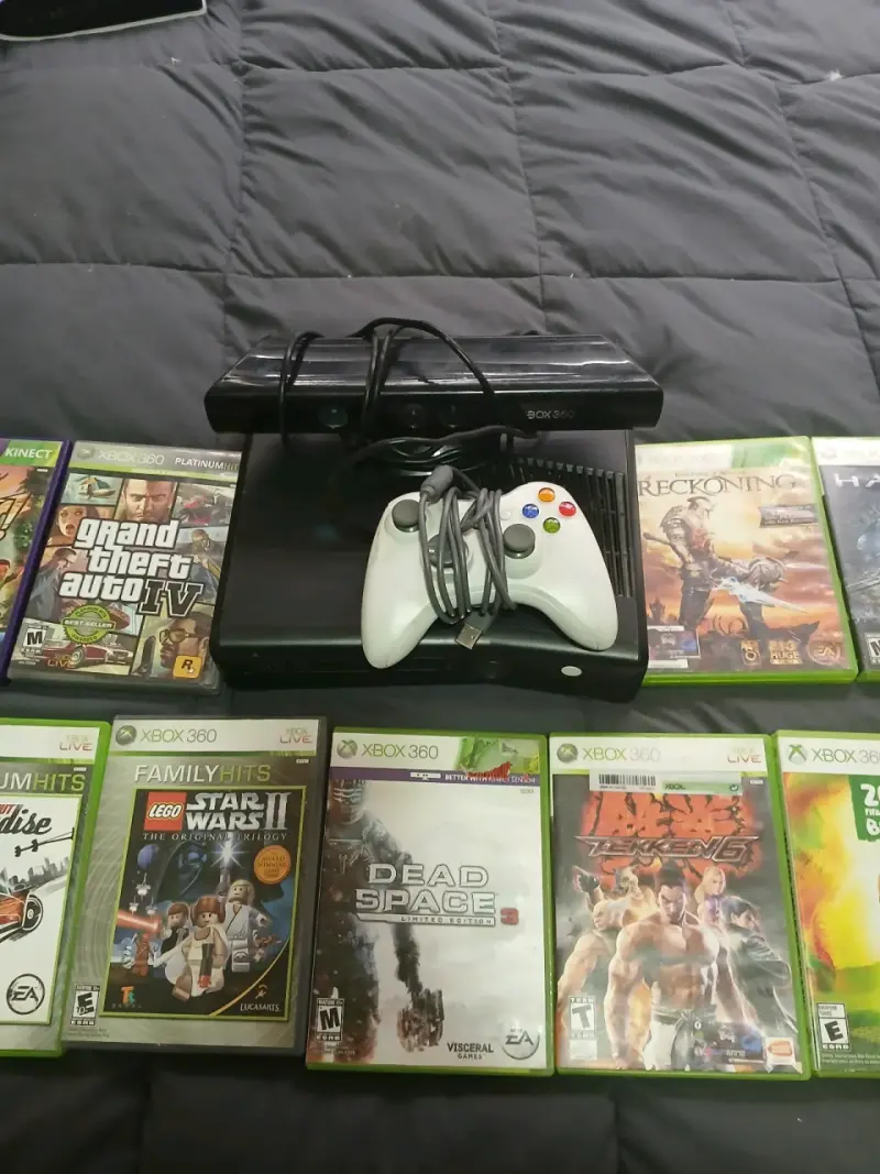 Consola Xbox 360 con juegos y Kinect - 1