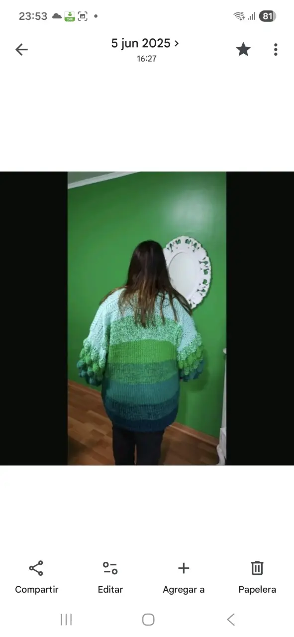 Cardigan tejido a mano en tonos verdes - 2