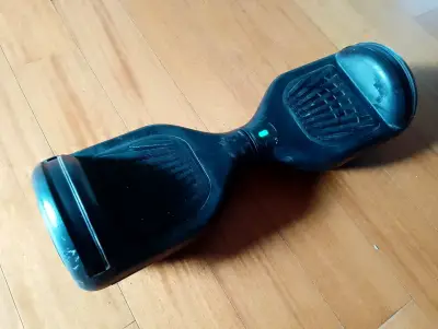Hoverboard eléctrico negro en buen estado - miniatura 1