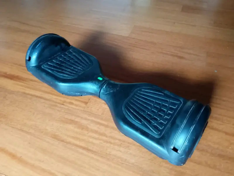 Hoverboard eléctrico negro en buen estado - 2