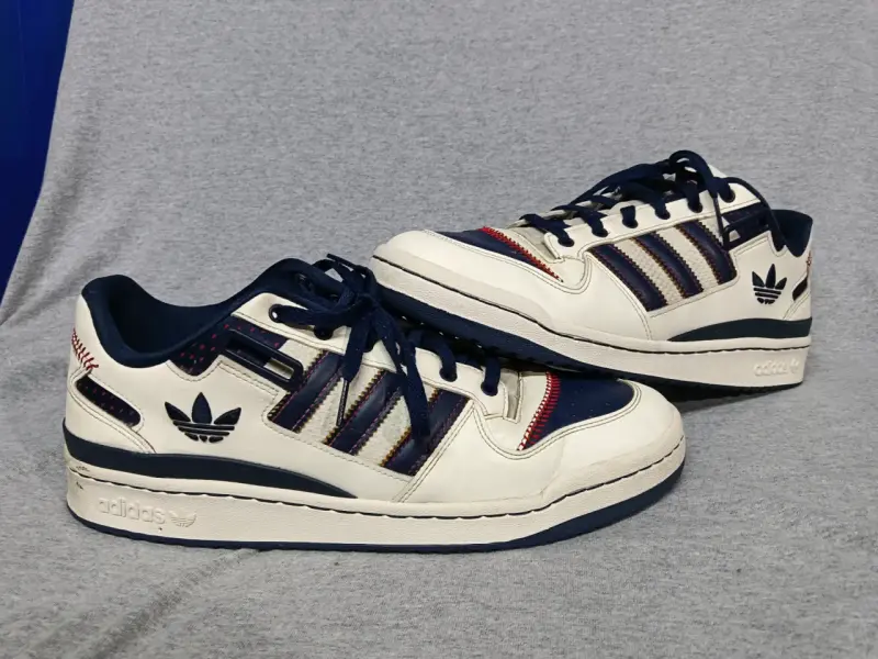 Zapatillas deportivas Adidas blancas y azules - 3