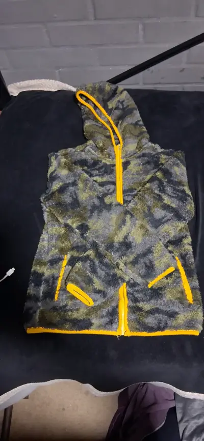 Chaleco con capucha camuflado para hombre - miniatura 1
