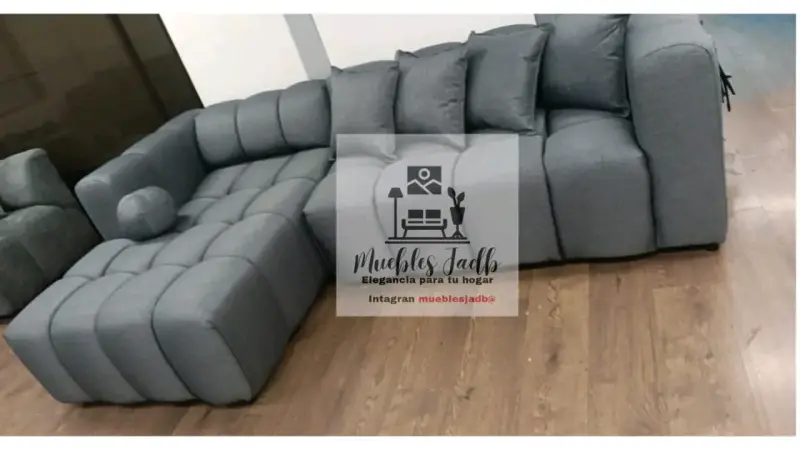 Sofá modular gris con cojines decorativos - 5