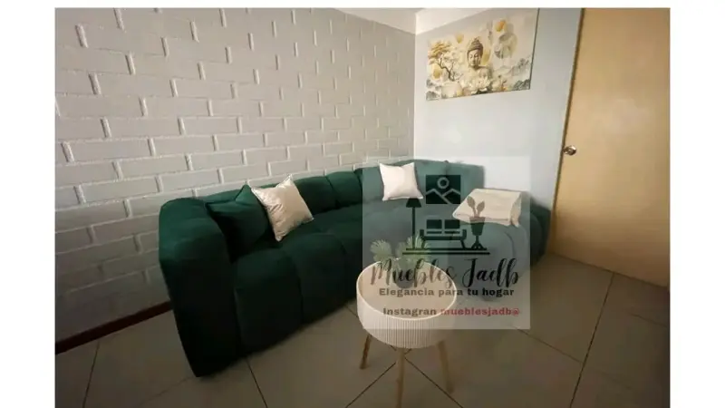 Sofá modular gris con cojines decorativos - 6