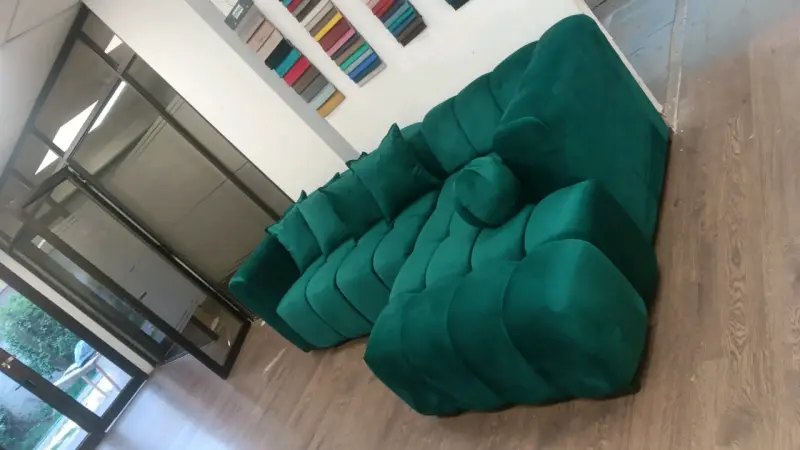 Sofá seccional moderno verde esmeralda - 1