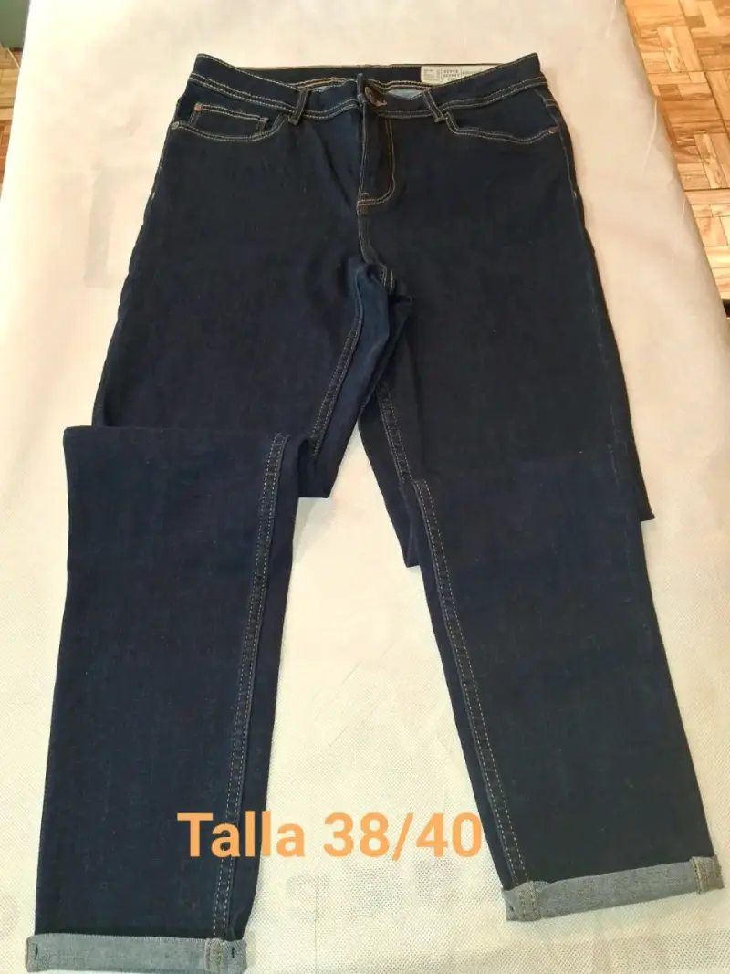 Lote de Jeans de Mujer Talla 40/42 en Buen Estado - 2