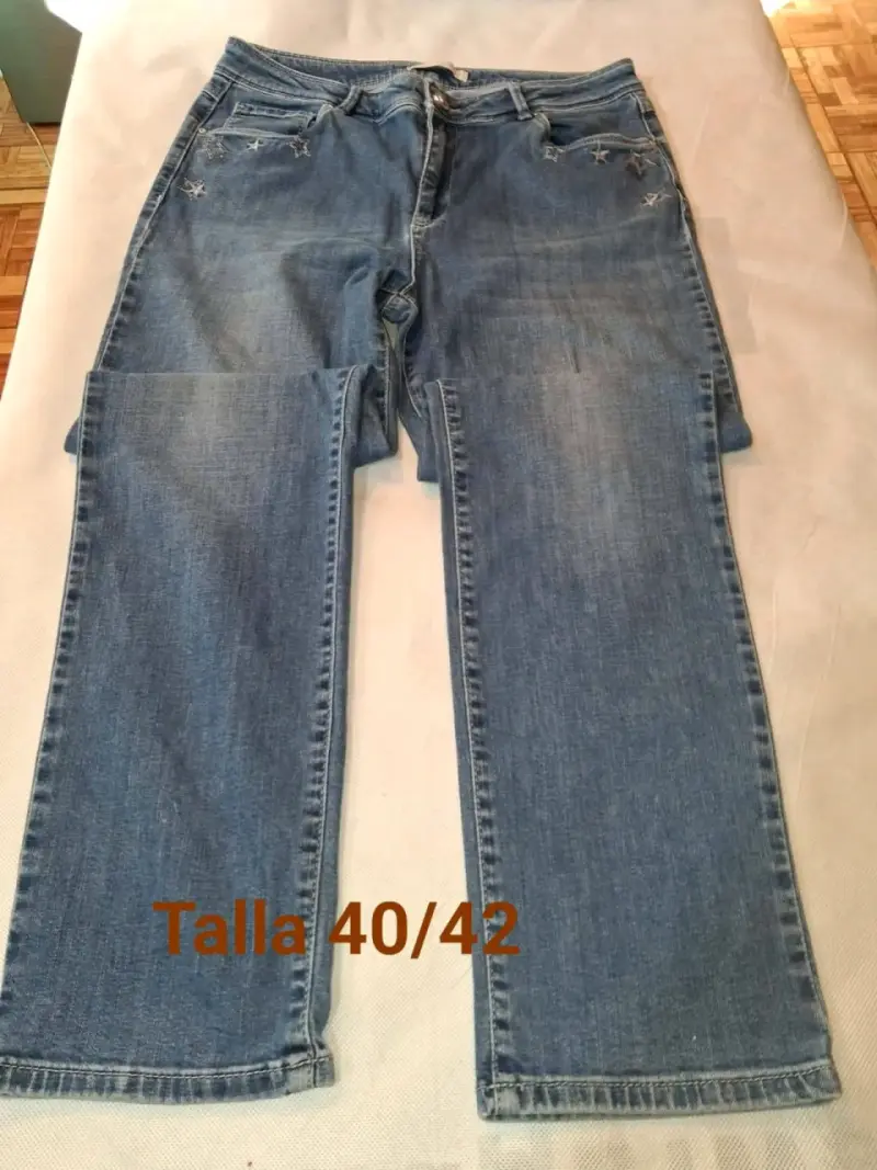 Lote de Jeans de Mujer Talla 40/42 en Buen Estado - 4