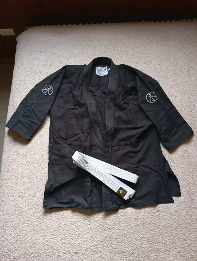 Kimono de Jiu Jitsu Keiko Negro semi nuevo - 1