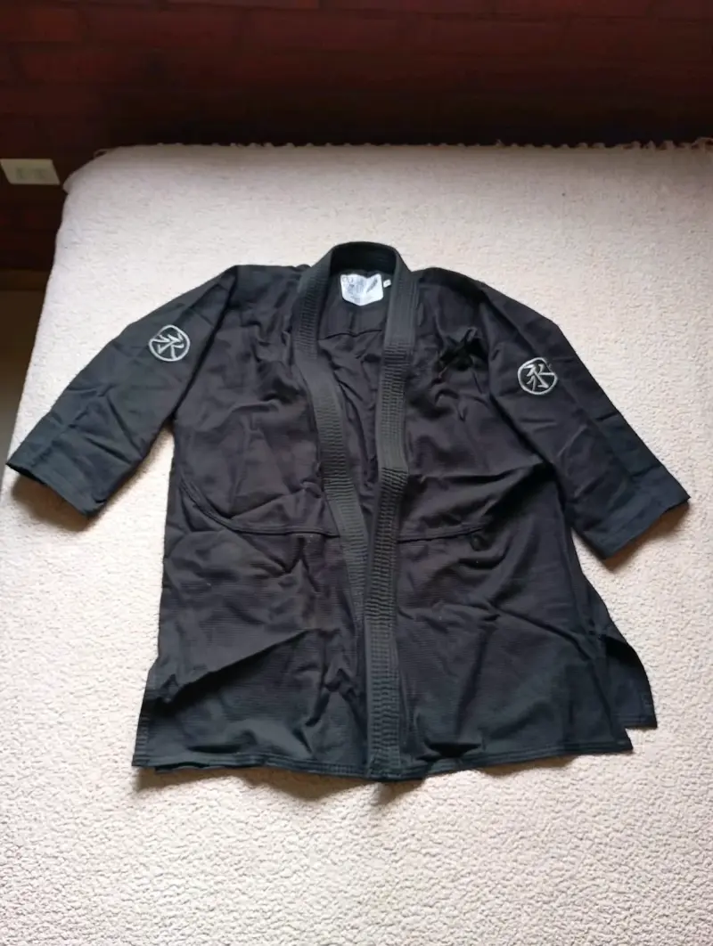Kimono de Jiu Jitsu Keiko Negro semi nuevo - 2