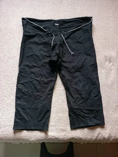 Kimono de Jiu Jitsu Keiko Negro semi nuevo - miniatura 3