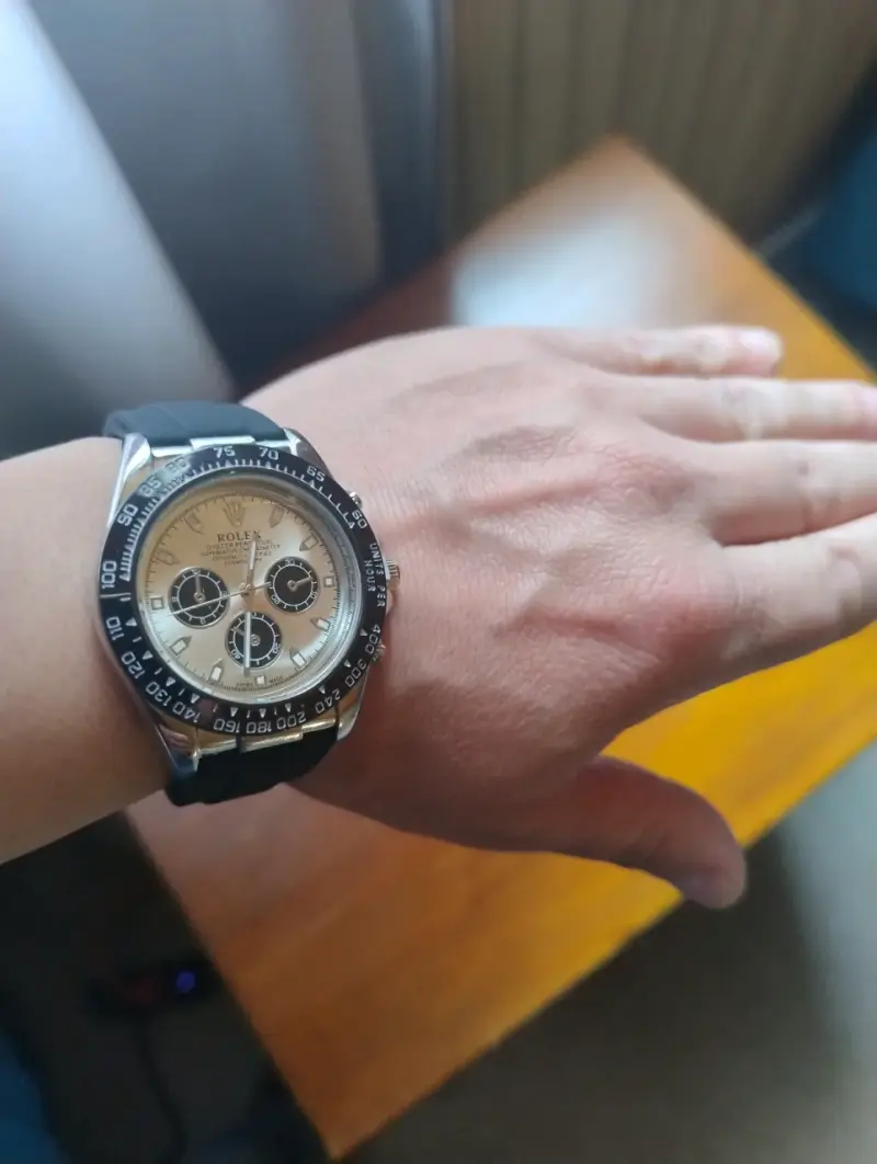 Reloj de pulsera estilo deportivo con - 5