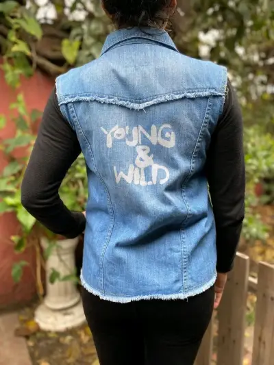 Chaqueta de mezclilla sin mangas para mujer - miniatura 2