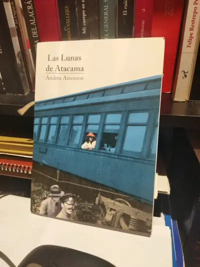 Libro 'Las Lunas de Atacama' de Andrea Amosson - miniatura 1
