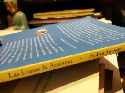 Libro 'Las Lunas de Atacama' de Andrea Amosson - miniatura 5