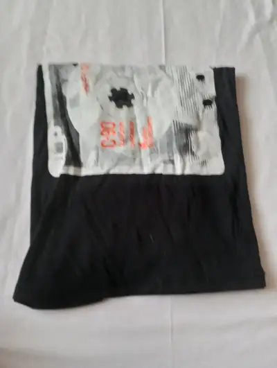 Polera negra - miniatura 3