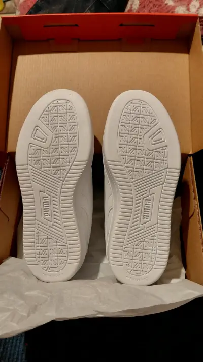 Zapatillas blancas puma y negras puma - miniatura 1