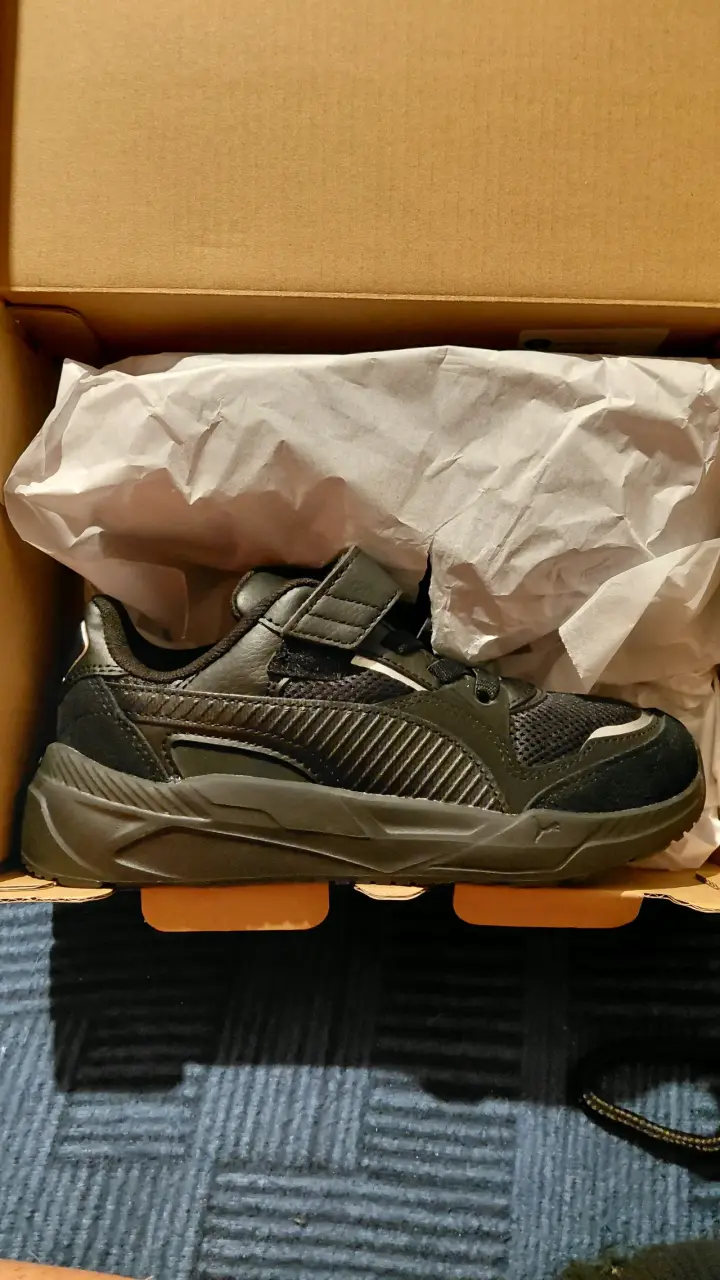 Zapatillas blancas puma y negras puma - 6