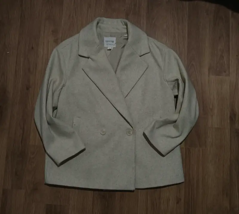 Abrigo gris claro para mujer estilo clásico - 2
