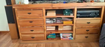 Mueble de TV de madera con cajones - miniatura 3