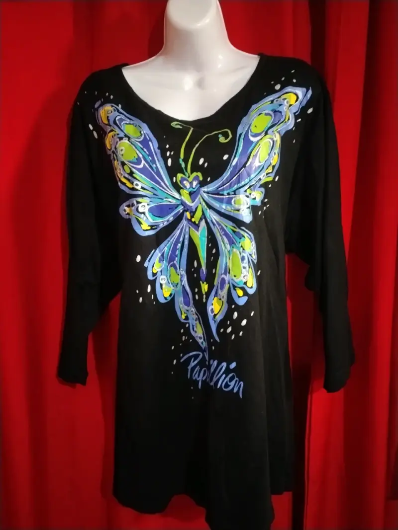 Polera negra con diseño de mariposa Papillon - 1