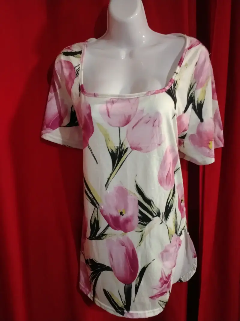 Blusa floral de mujer con estampado de tulipanes - 1
