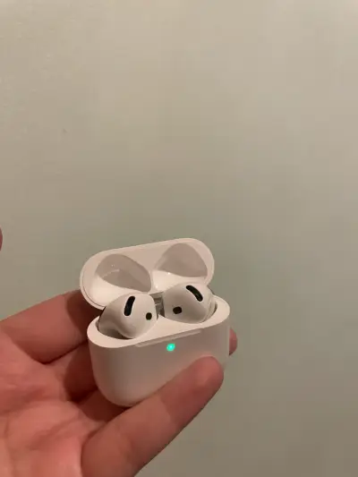 Apple AirPods 4 con cancelación de ruido - miniatura 3