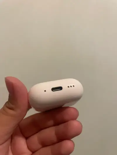 Apple AirPods 4 con cancelación de ruido - miniatura 4